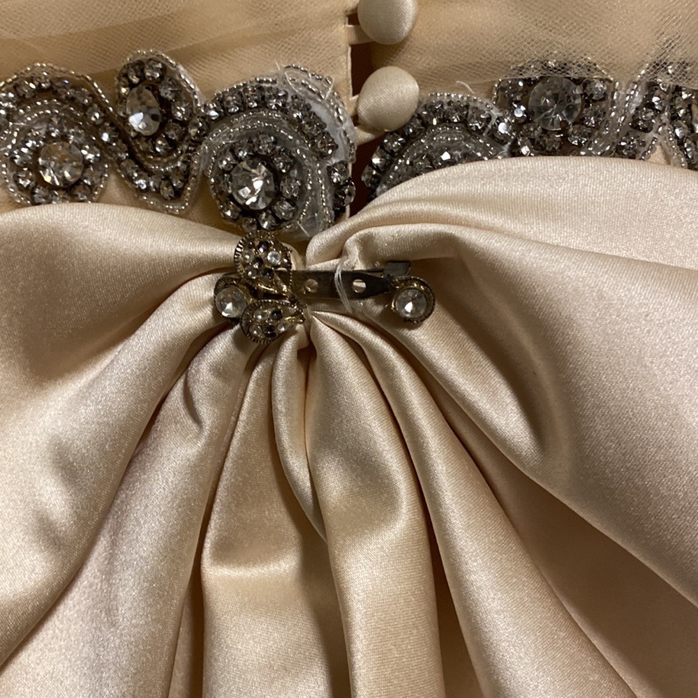 Flower Girl Dress in Cream - Picture 9 of 16